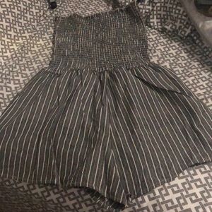 Fashion Nova - Romper